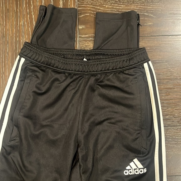Adidas - Picture 2 of 2